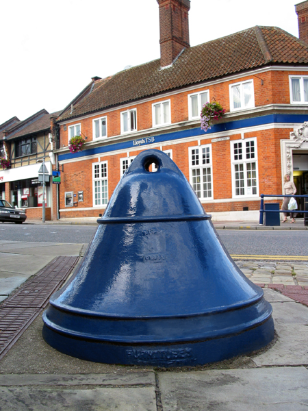 Bell Bollard | Furnitubes